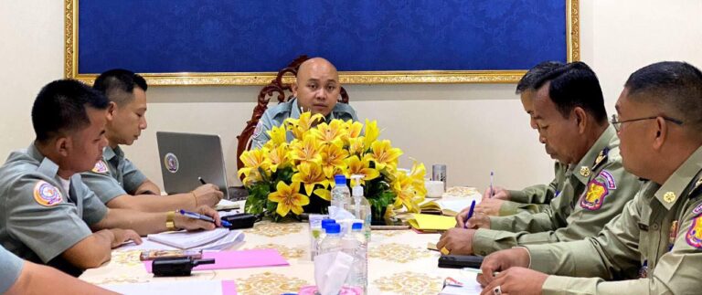 ឯកឧត្តម នុត សត្យា បានដឹកនាំក្រុមការងារចុះត្រួតពិនិត្យពន្ធនាគារខេត្តបន្ទាយមានជ័យ និងស៊ើបអង្កេតករណីសង្ស័យមានអំពើមិនគប្បីលើជនជាប់ឃុំ។